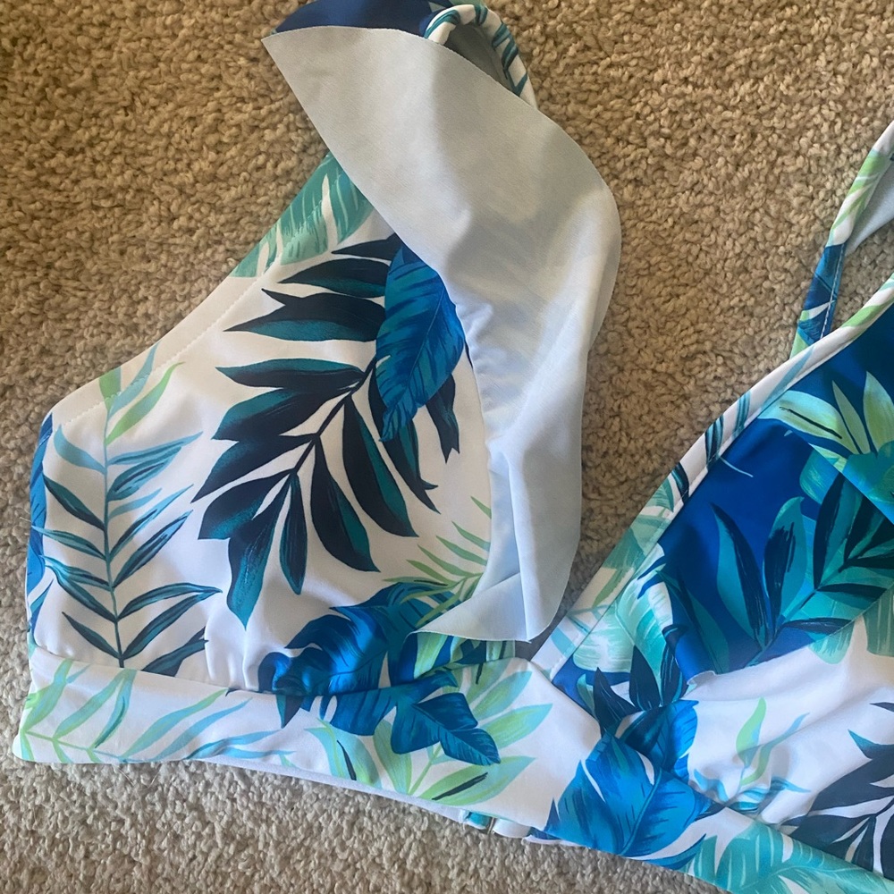 Bathing suit top - Picture 2 of 8